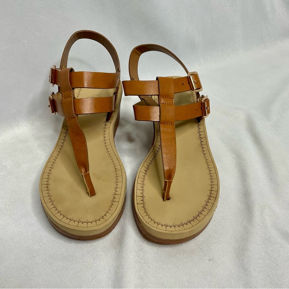 Journee Collection Bianca Thong Wedge Sandals Size 5 1/2 - Picture 5 of 11